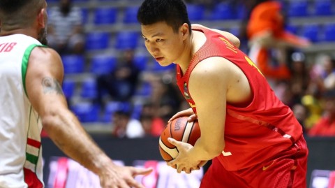 中国男篮热身赛64-87不敌塞尔维亚，新帅乔尔杰维奇首秀落败