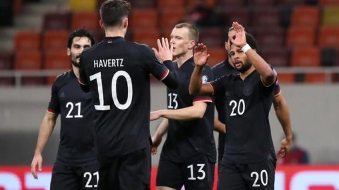 格纳布里送助攻，卡尔破门，拜仁1-0美因茨