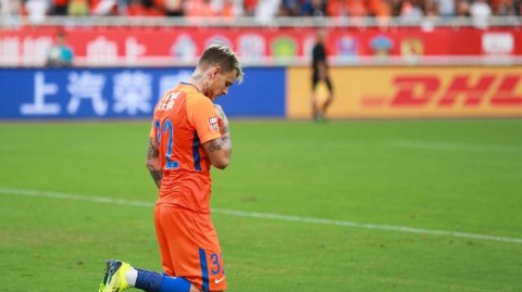 半场战报：门兴格1-1勒沃库森，恩格尔哈特建功，桑德尔乌龙