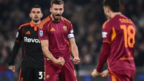 意甲第16轮：罗马补时崩盘0-2负于科莫，新帅拉涅利遭遇客场开门黑