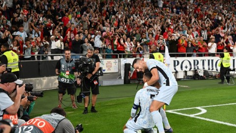 法甲第2轮：里昂主场3-0完胜梅斯，托利索传射定胜局