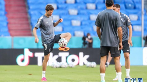 世预赛G组收官战：荷兰4-0立陶宛 范戴克创纪录 加克波传射率队锁定美加墨门票