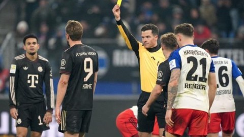 随着比分定格4-0,拜仁15轮德甲不败,迪亚斯俯身冲顶,凯恩锦上添花