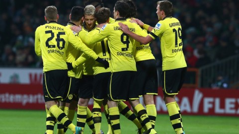 德甲冰火两重天！多特蒙德稳健出击啃硬骨头，门兴格拉德巴赫表现波动显著恐难逃一劫？