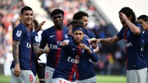 08月18日法甲第1轮昂热vs巴黎FC：升班马首秀惨遭开门黑，主场龙延续不败金身