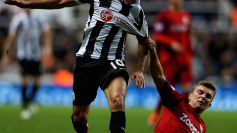 十人纽卡绝杀曼联：拉姆塞争议红牌、B费送点后救赎、奥苏拉一击致命书写圣詹姆斯公园剧本