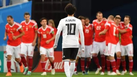 19年心魔终破！十人埃及1-0绝境南非，萨拉赫点射+门神6扑定乾坤