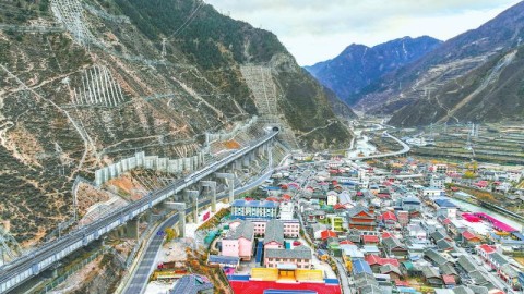 库里复出即巅峰！水花合砍58分，勇士133-110血洗火箭豪取六连胜