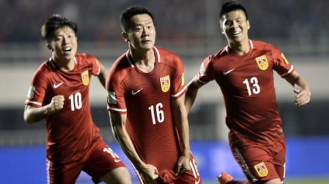 中国足球砸钱送孩子出国，却毁了他的职业生涯，200分的孩子，硬塞进600分班级，是逆袭还是自毁？